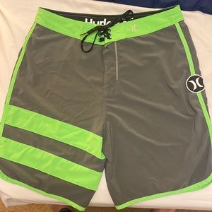 Hurley (Phantom) board shorts